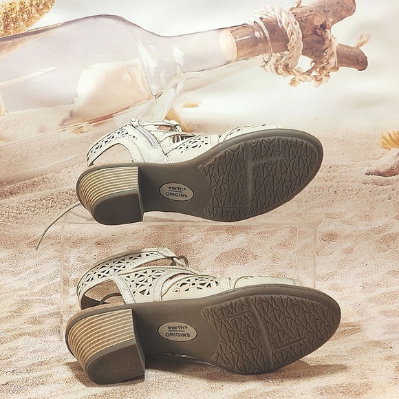 EARTH ORIGINS - Lace-up heeled 2” sandal, cream, size 8W - Picture 6 of 7